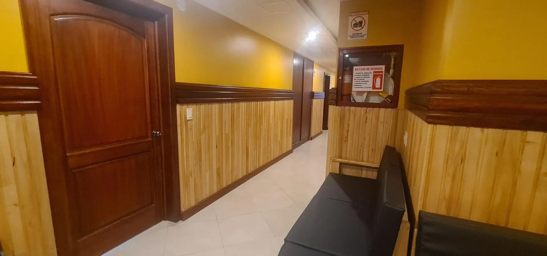 Hostal California By Chat Noir Cuenca Hotel